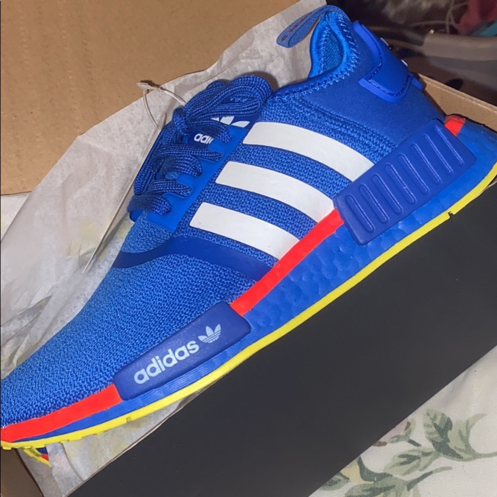 Adidas size 5.5 in youth